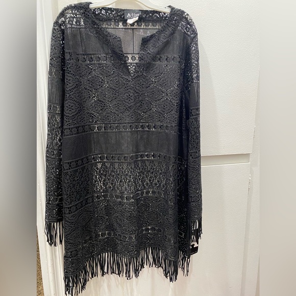 Other - Women’s Woven Top